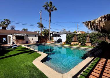Jungalow Oasis Home w/ Large Private Pool & Casita! ** DISCOUNTED PRICE THROUGH JUNE!